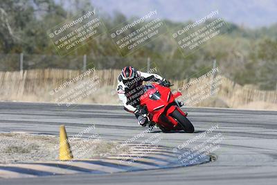 media/Dec-01-2025-Moto Forza (Mon) [[2daa91e15f]]/1-Advanced Group/Session 3 (Turn 3)/